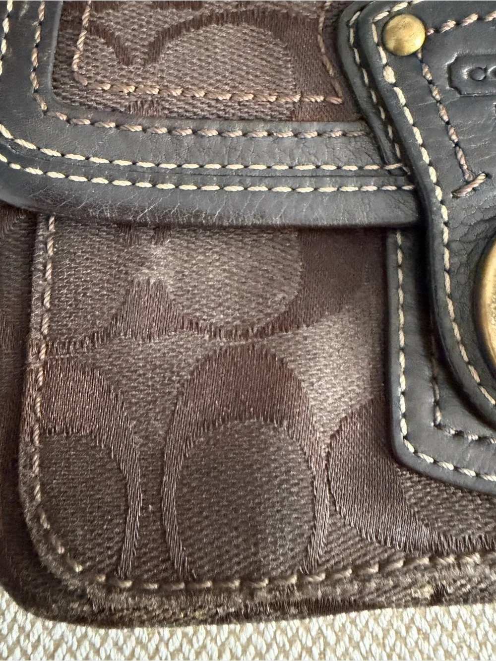 Coach Legacy Signature Jacquard Turnlock Wristlet - Picture 2 of 9
